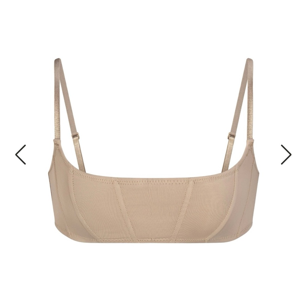 SKIMS: SIGNATURE SWIM CORSET BIKINI TOP
DESERT